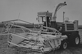 Первый самоходный комбайн КСК-100