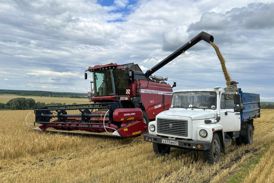 Grain harvesting combine GS400