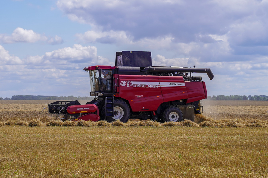Grain harvesting combine GS12A1