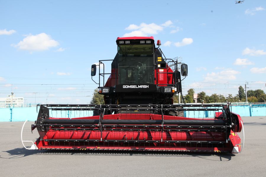 Grain harvesting combine GS5